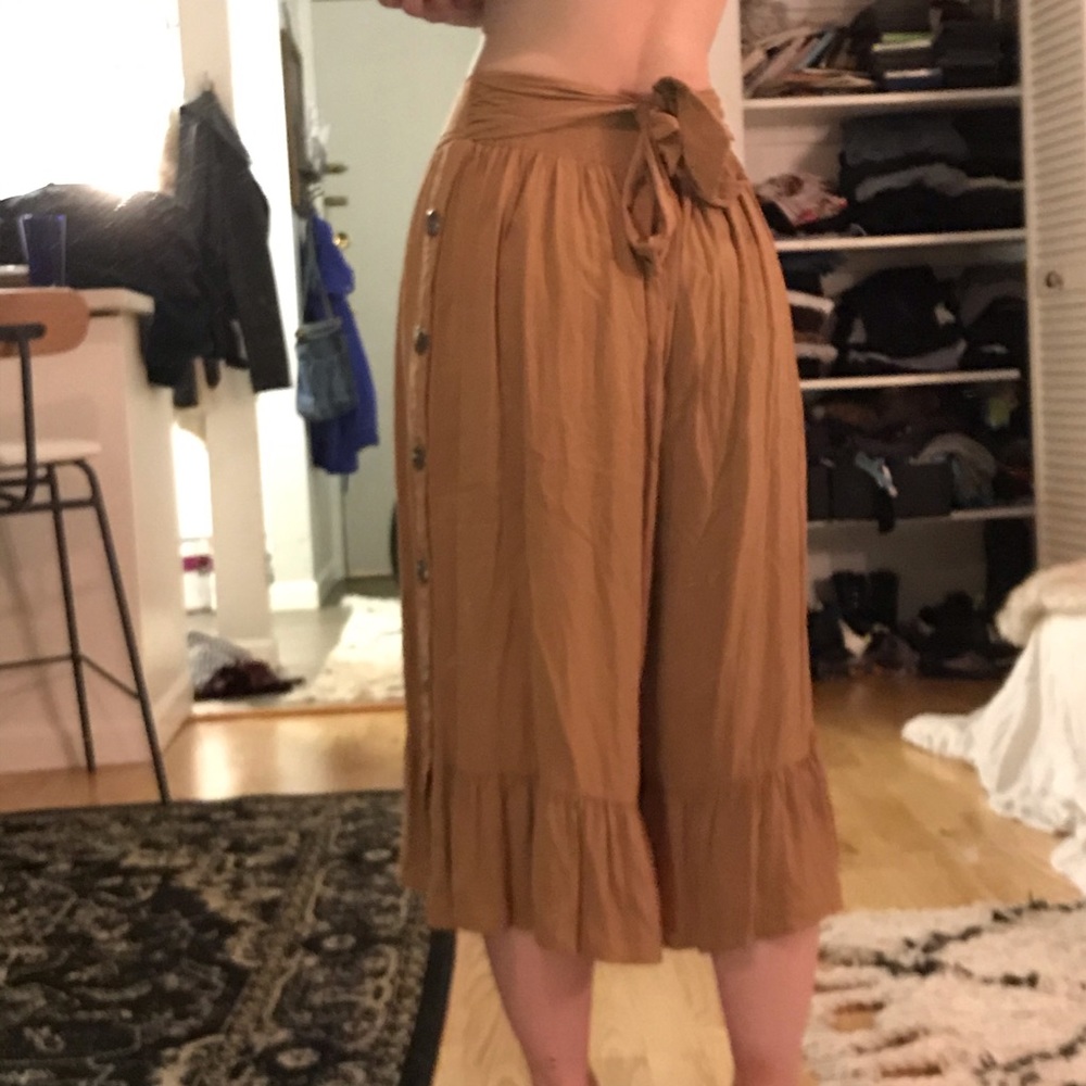 Brown culottes with fringe bottom and button sides - Picture 2 of 4